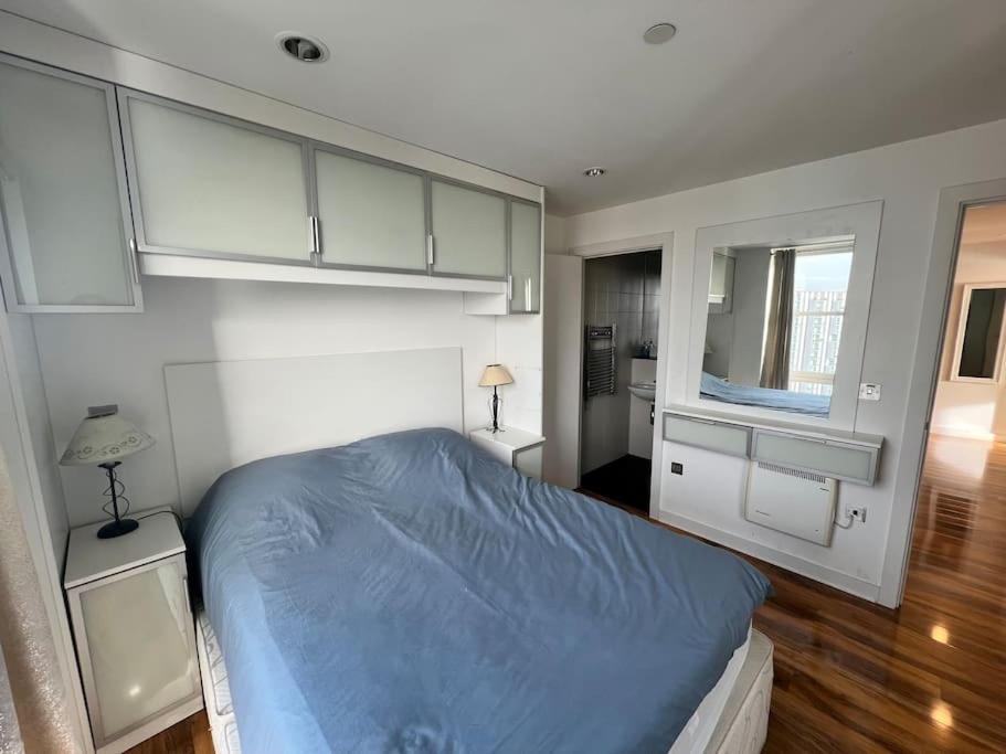 Spacious 2 Bedroom Flat Stunning Waterside View Manchester Bagian luar foto